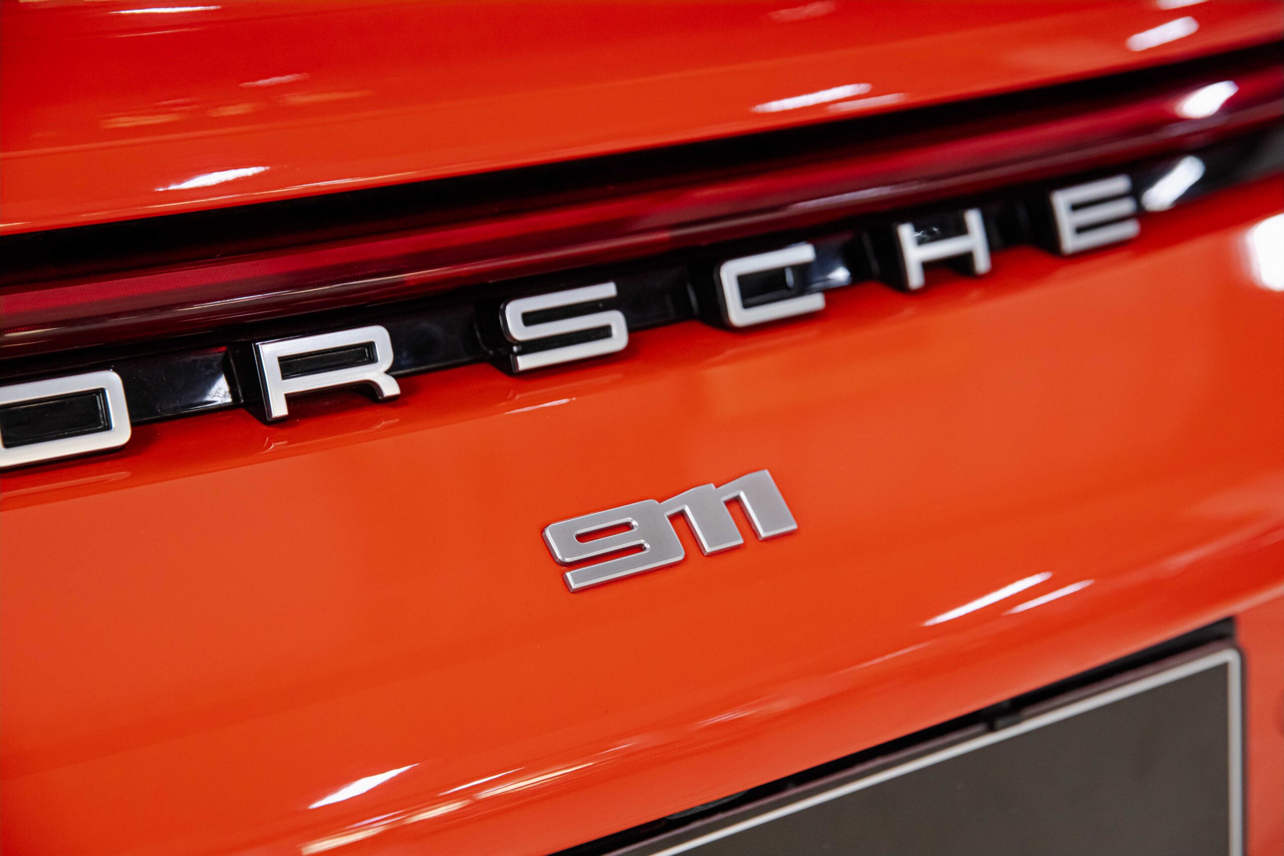 2021 Porsche 911 Turbo S offered by a specialist dealer in Milan, Italy, photo 3 of 20