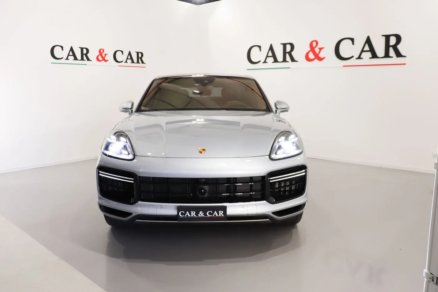 2021 Porsche Cayenne Turbo S Coupé, E-Hybrid offered by a supercar dealer in Zibido San Giacomo, Italy, photo 3 of 13
