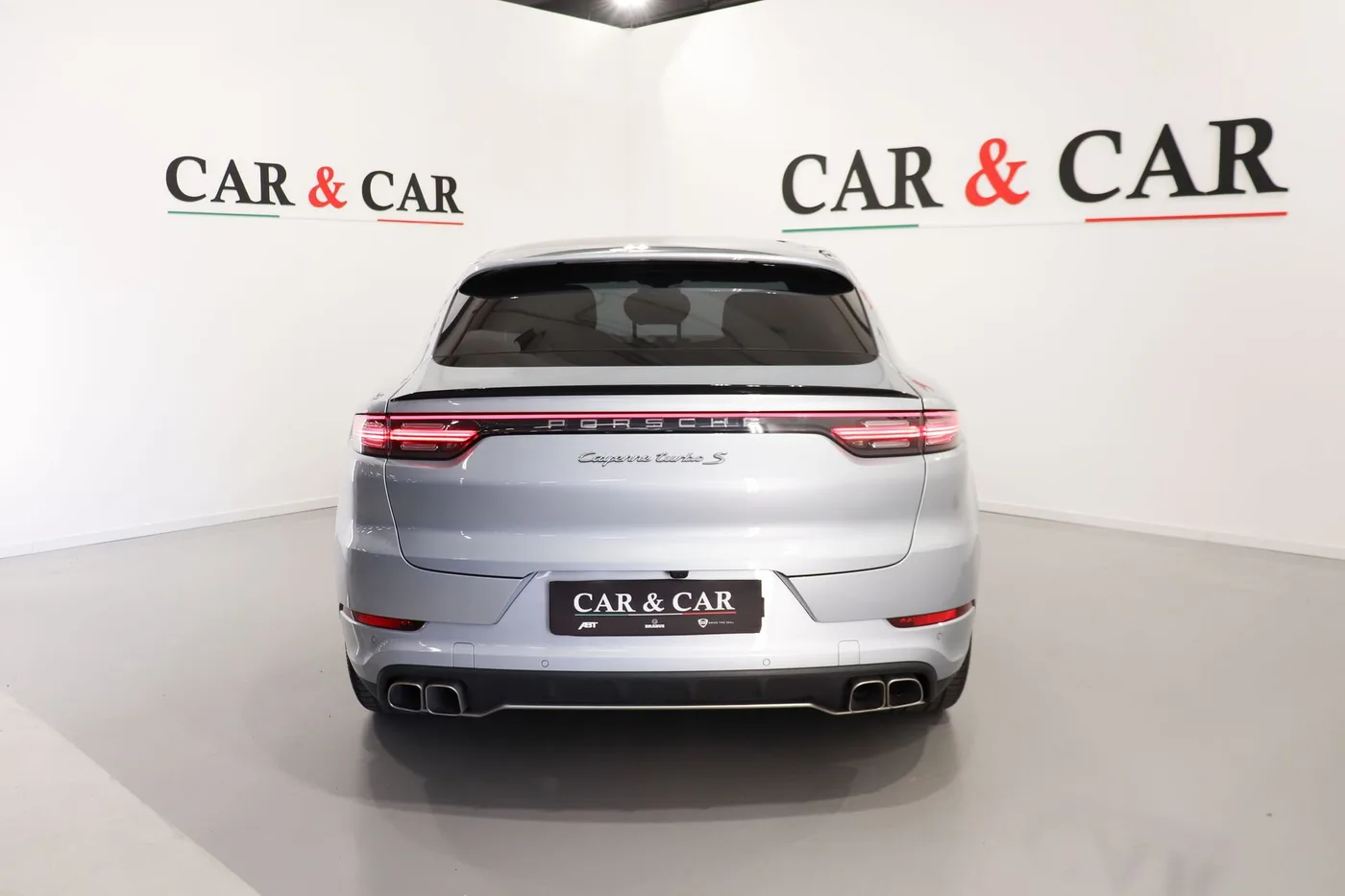 2021 Porsche Cayenne Turbo S Coupé, E-Hybrid offered by a supercar dealer in Zibido San Giacomo, Italy, photo 4 of 13