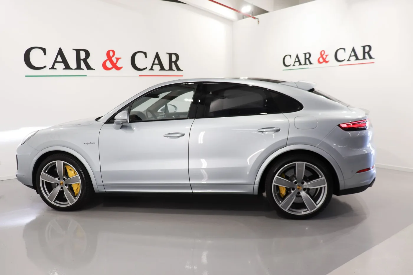 2021 Porsche Cayenne Turbo S Coupé, E-Hybrid offered by a supercar dealer in Zibido San Giacomo, Italy, photo 6 of 13
