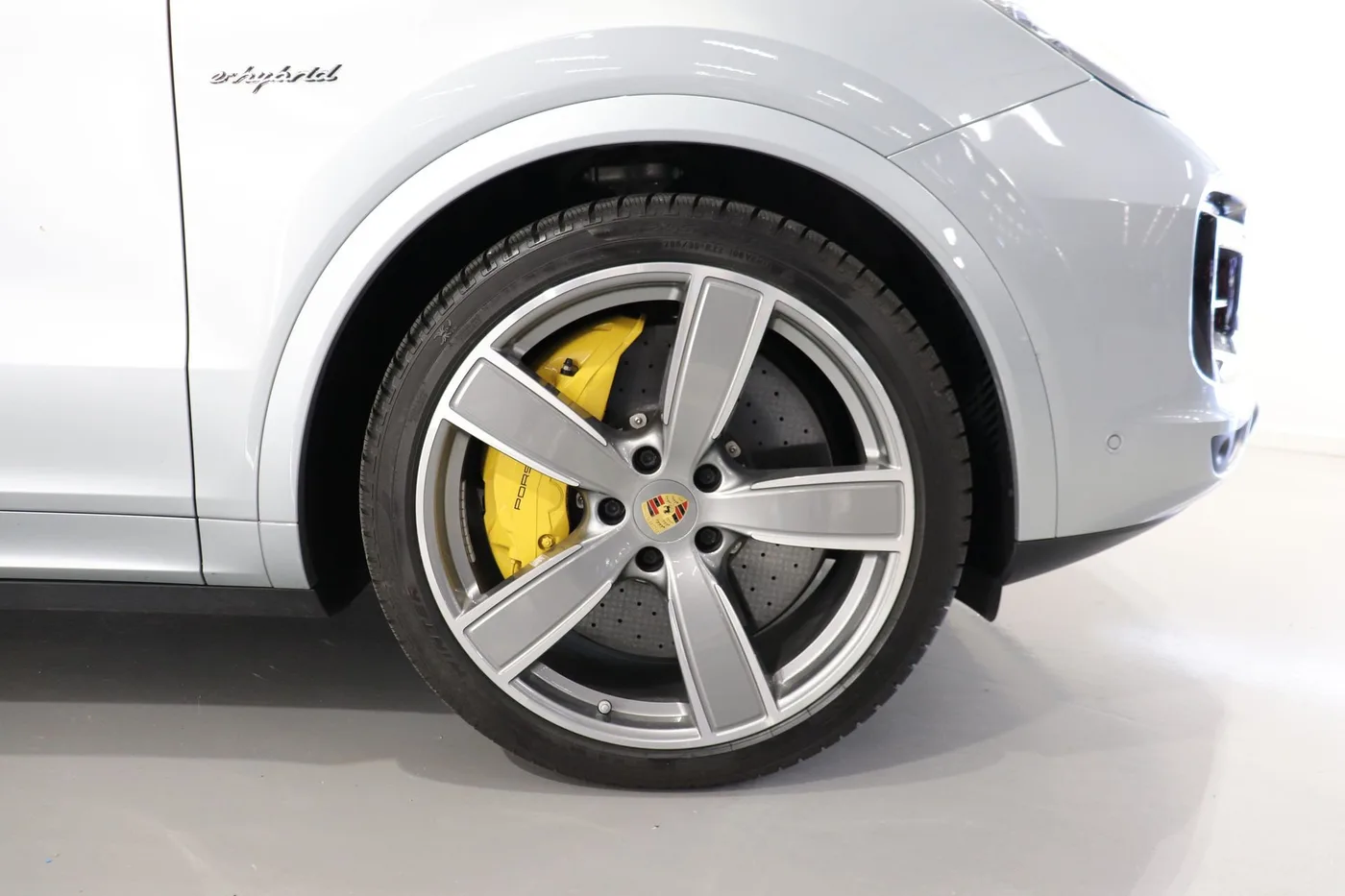 2021 Porsche Cayenne Turbo S Coupé, E-Hybrid offered by a supercar dealer in Zibido San Giacomo, Italy, photo 7 of 13