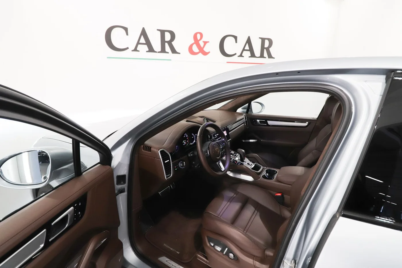 2021 Porsche Cayenne Turbo S Coupé, E-Hybrid offered by a supercar dealer in Zibido San Giacomo, Italy, photo 8 of 13