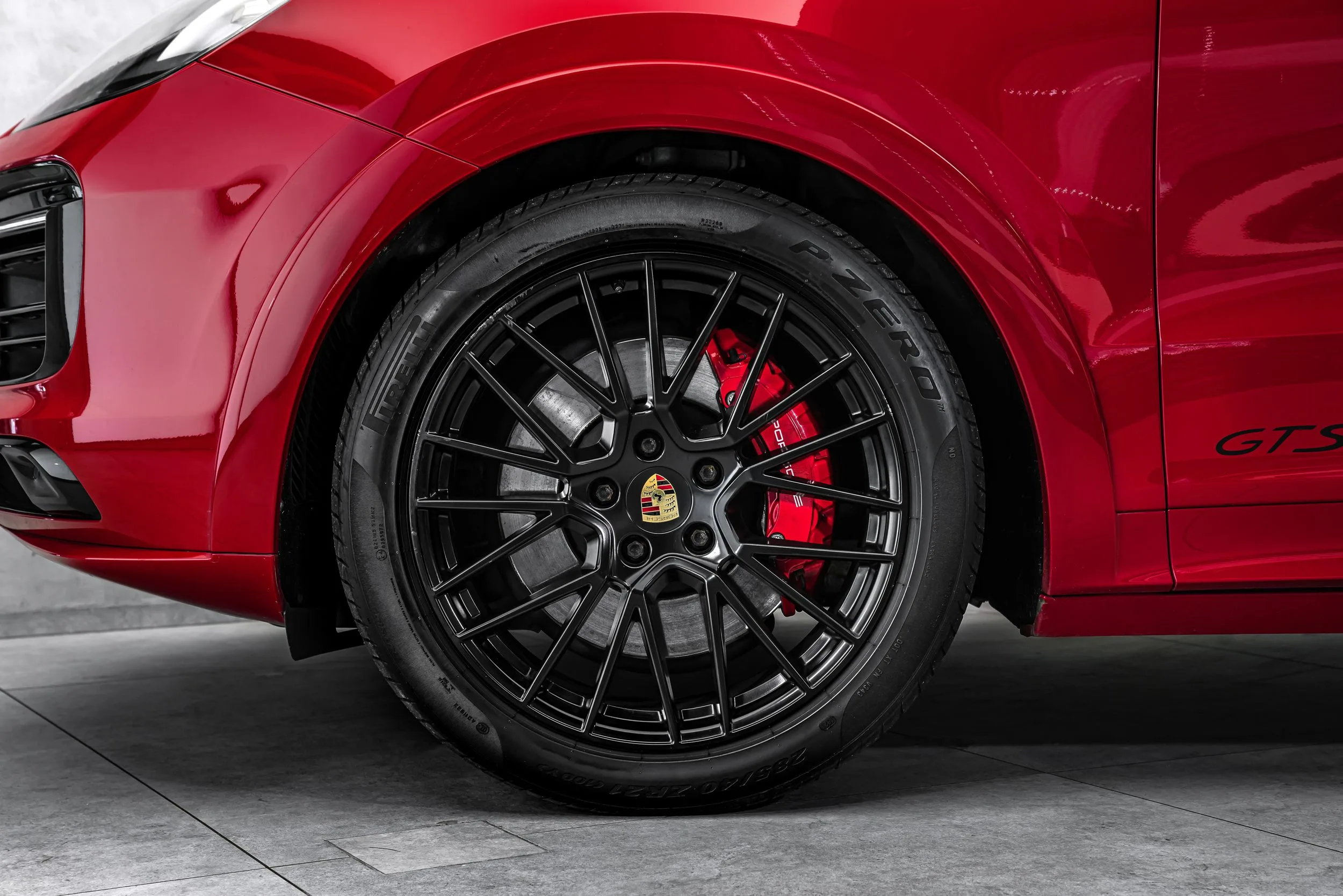 2021 Porsche Cayenne GTS, 2/27