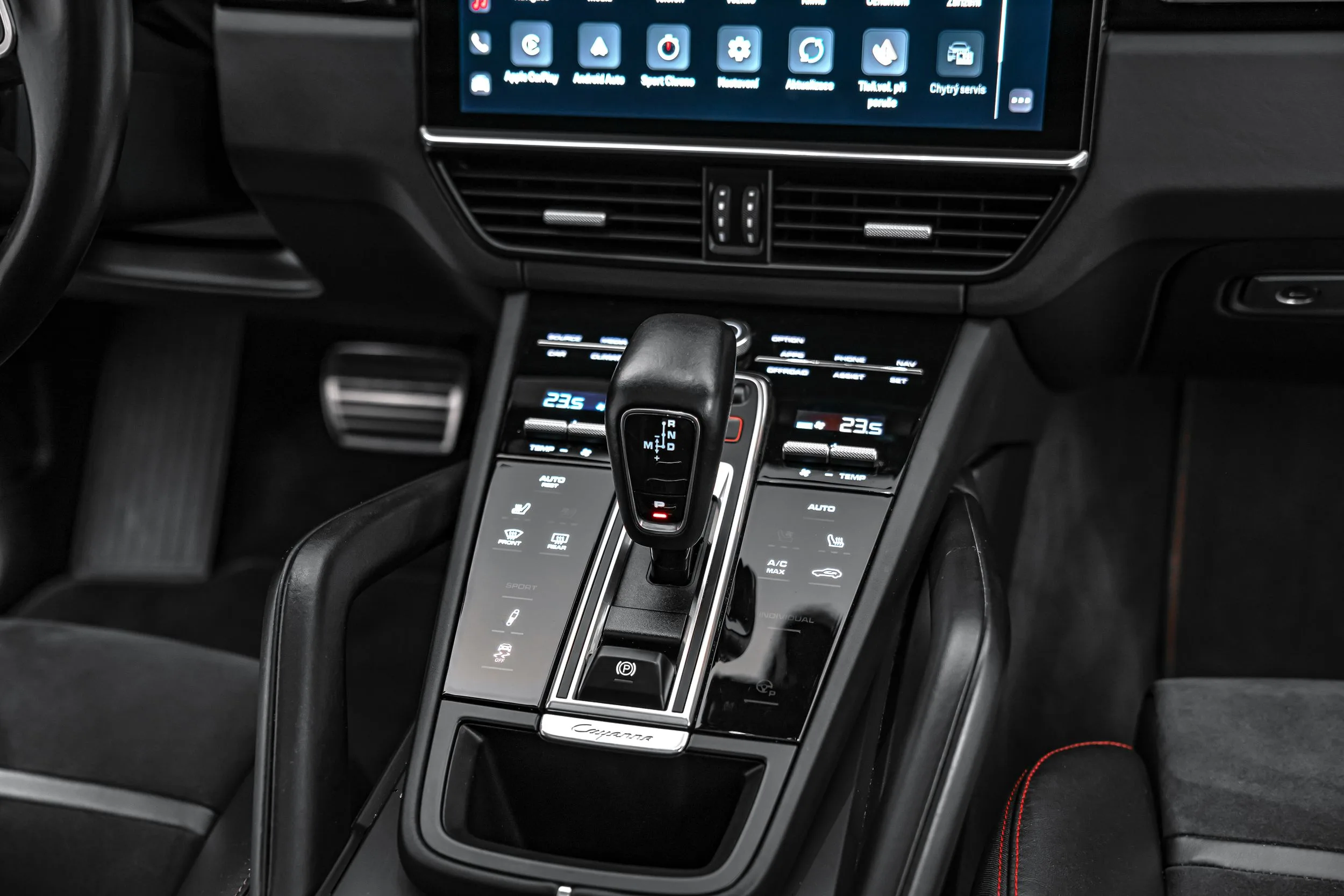 2021 Porsche Cayenne GTS, 18/27