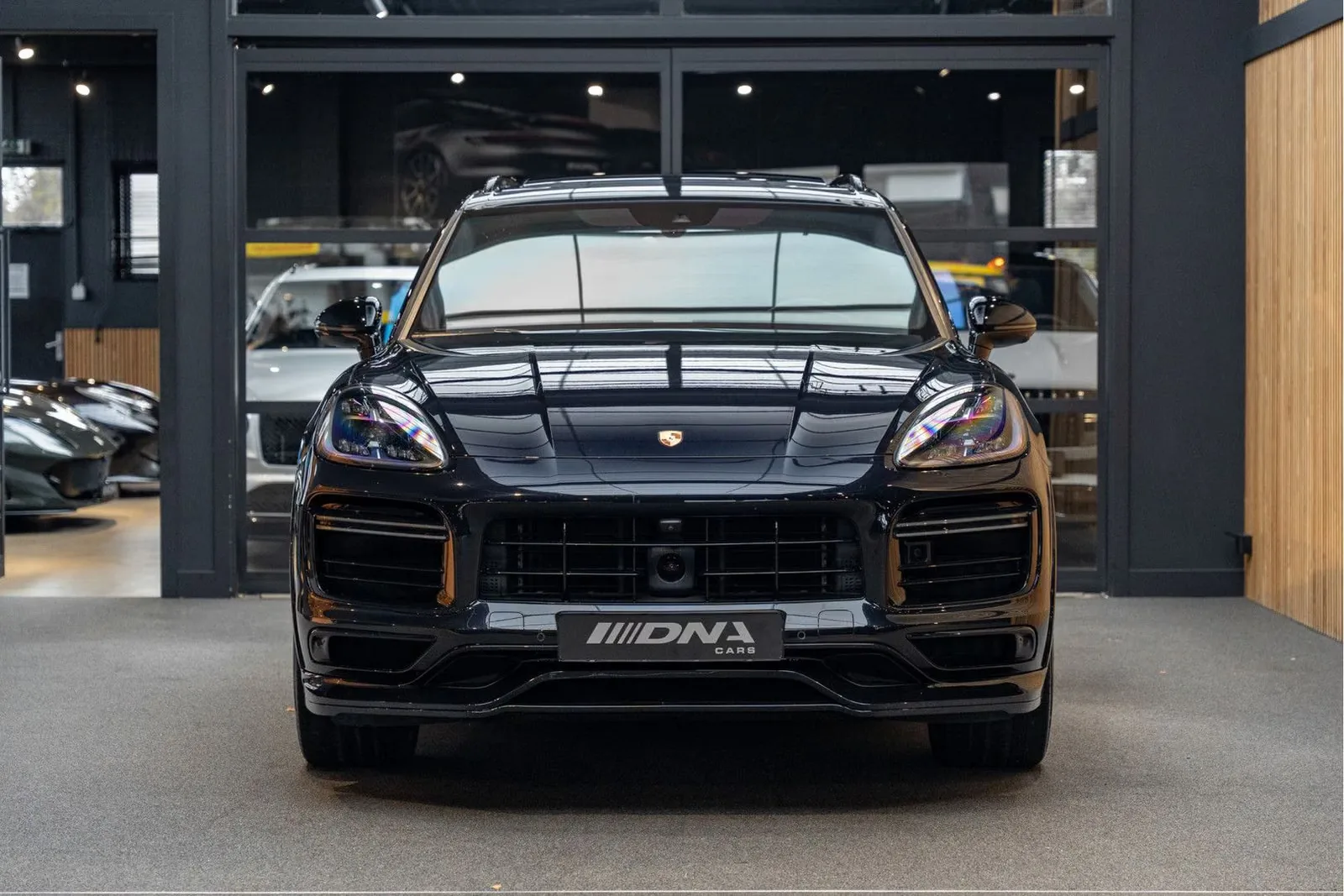 2021 Porsche Cayenne Turbo S E-Hybrid Techart / Exclusive Manufaktur, 2/30