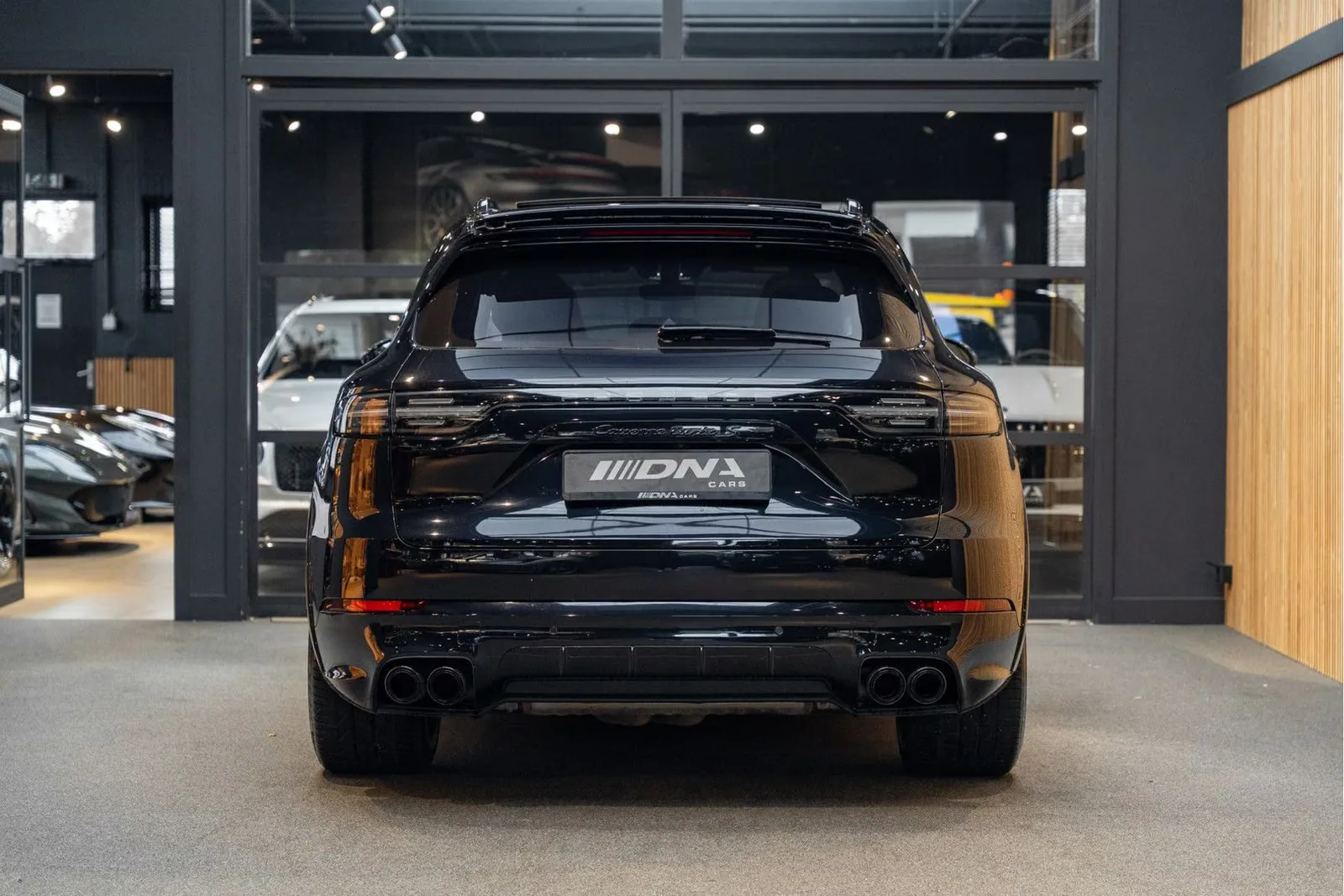 2021 Porsche Cayenne Turbo S E-Hybrid Techart / Exclusive Manufaktur, 4/30