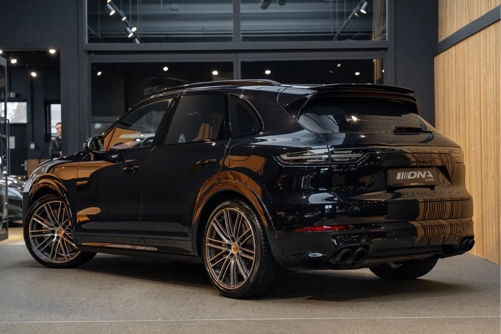 2021 Porsche Cayenne Turbo S E-Hybrid Techart / Exclusive Manufaktur, 5/30