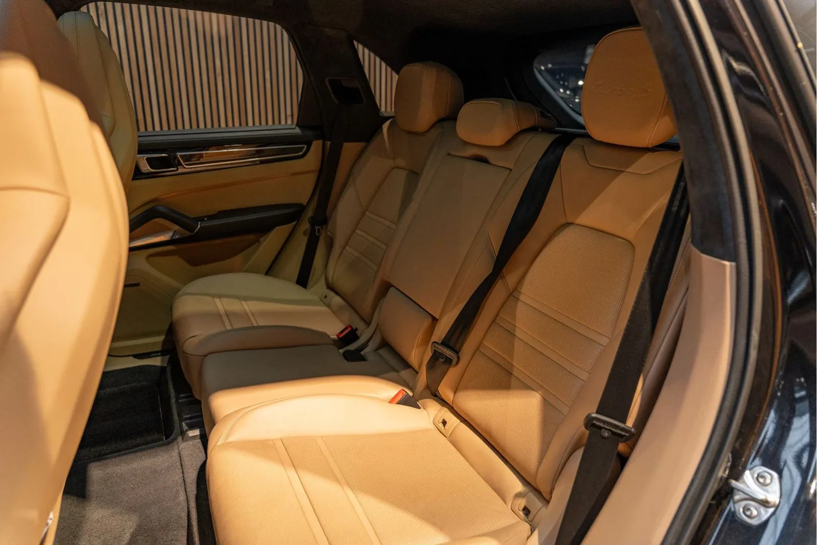 2021 Porsche Cayenne Turbo S E-Hybrid Techart / Exclusive Manufaktur, 10/30