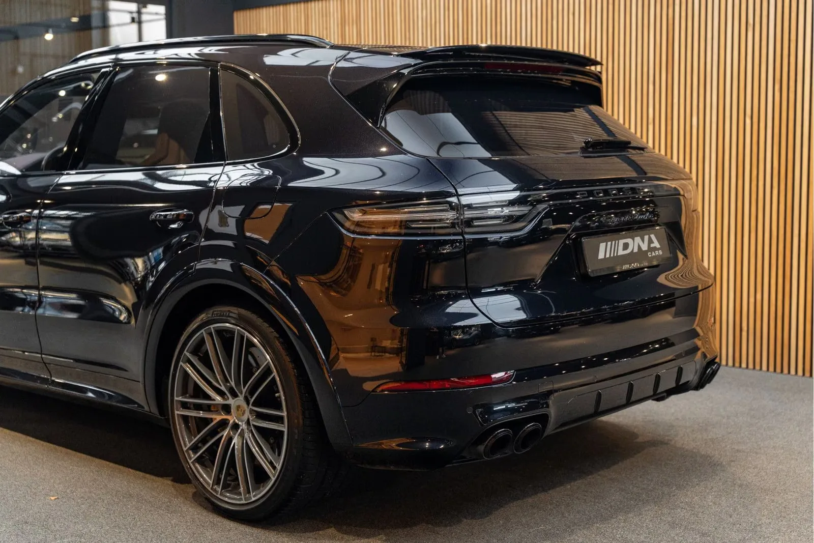 2021 Porsche Cayenne Turbo S E-Hybrid Techart / Exclusive Manufaktur, 12/30