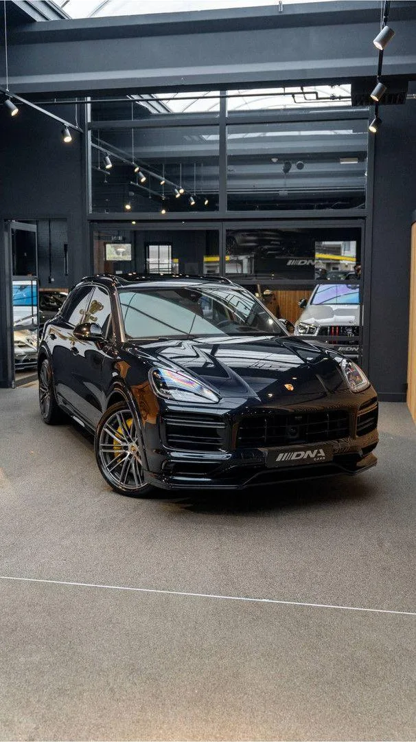 2021 Porsche Cayenne Turbo S E-Hybrid Techart / Exclusive Manufaktur, 20/30