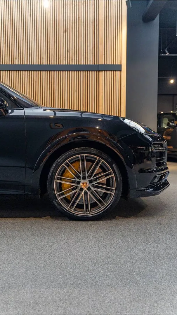 2021 Porsche Cayenne Turbo S E-Hybrid Techart / Exclusive Manufaktur, 23/30