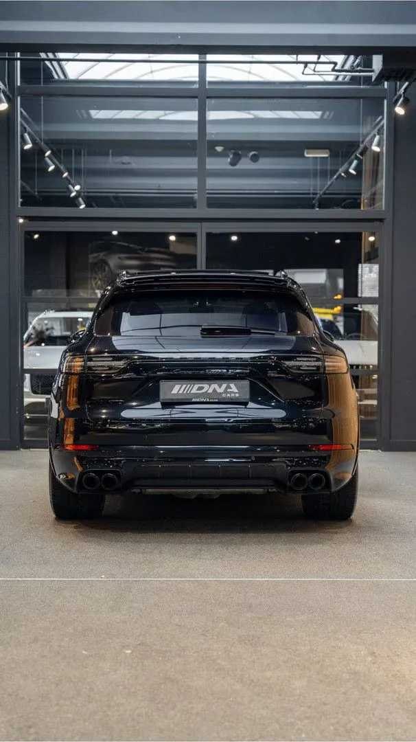 2021 Porsche Cayenne Turbo S E-Hybrid Techart / Exclusive Manufaktur, 25/30