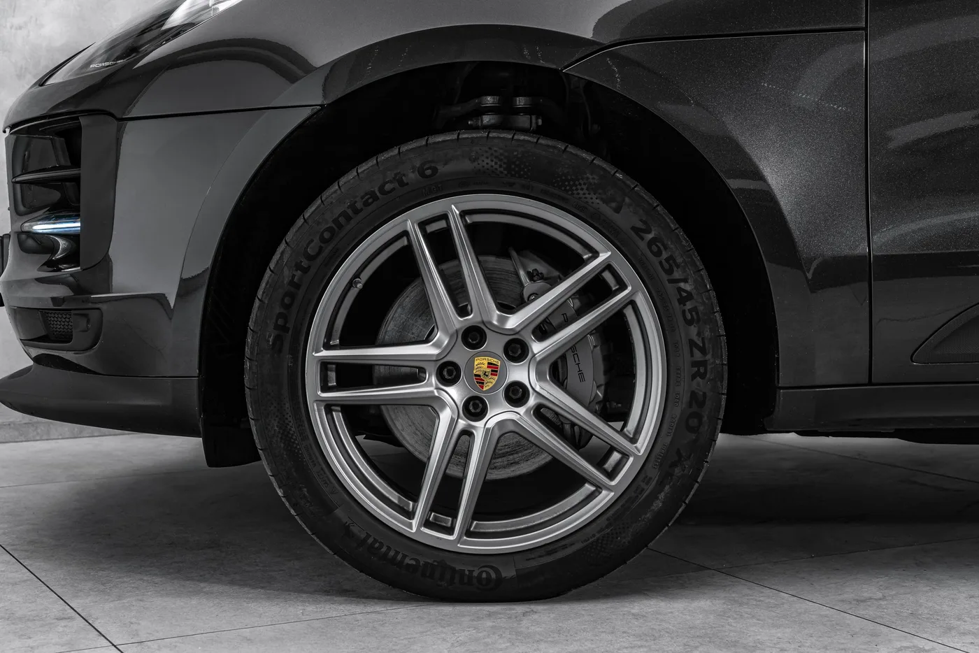 2021 Porsche Macan S offered by a specialist dealer in Ostrava, Czechia, photo 2 of 15
