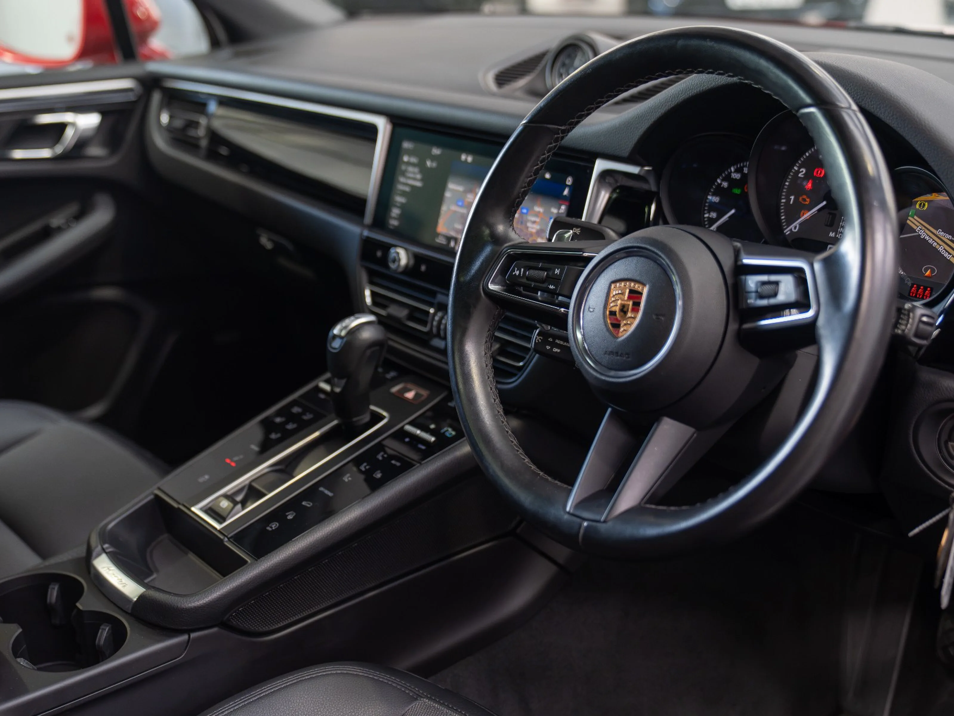 2021 Porsche Macan S, 2/30