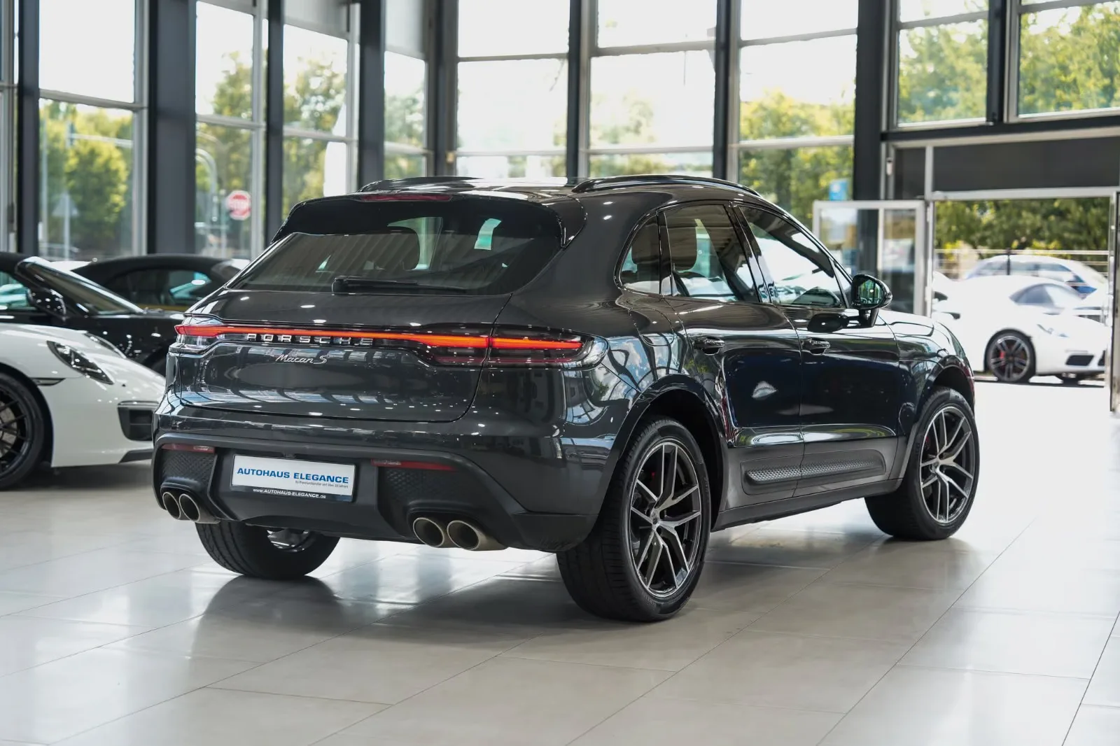 2021 Porsche Macan S, 2/23