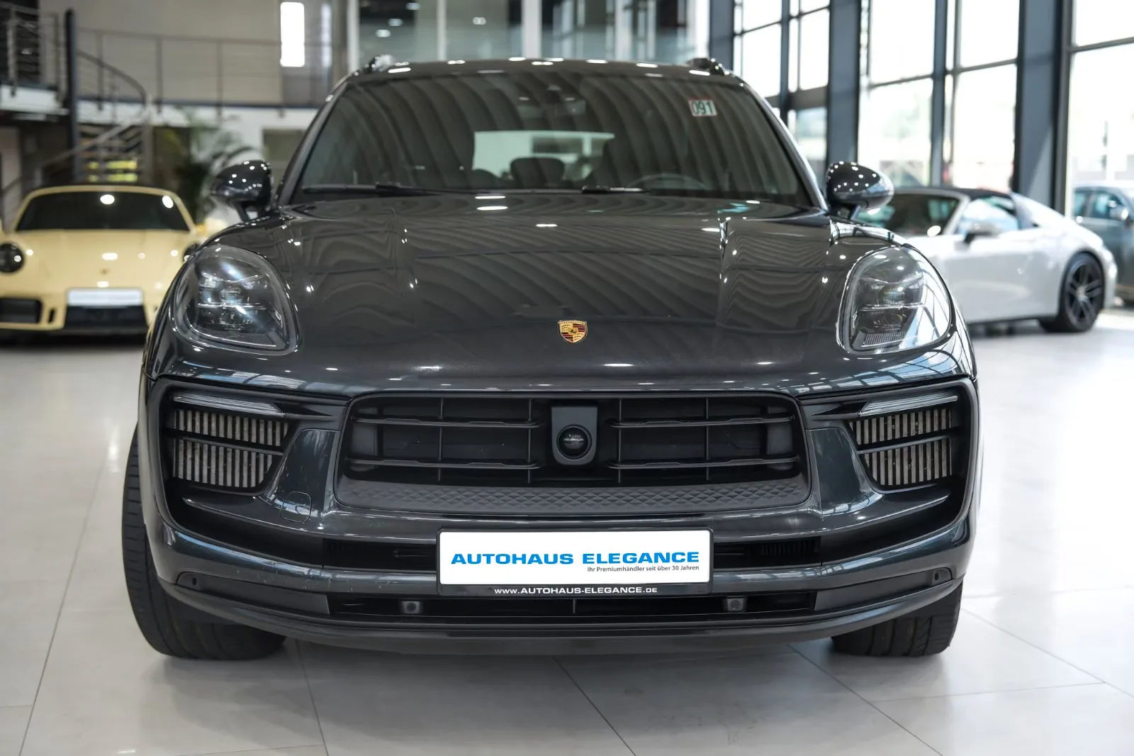2021 Porsche Macan S, 4/23