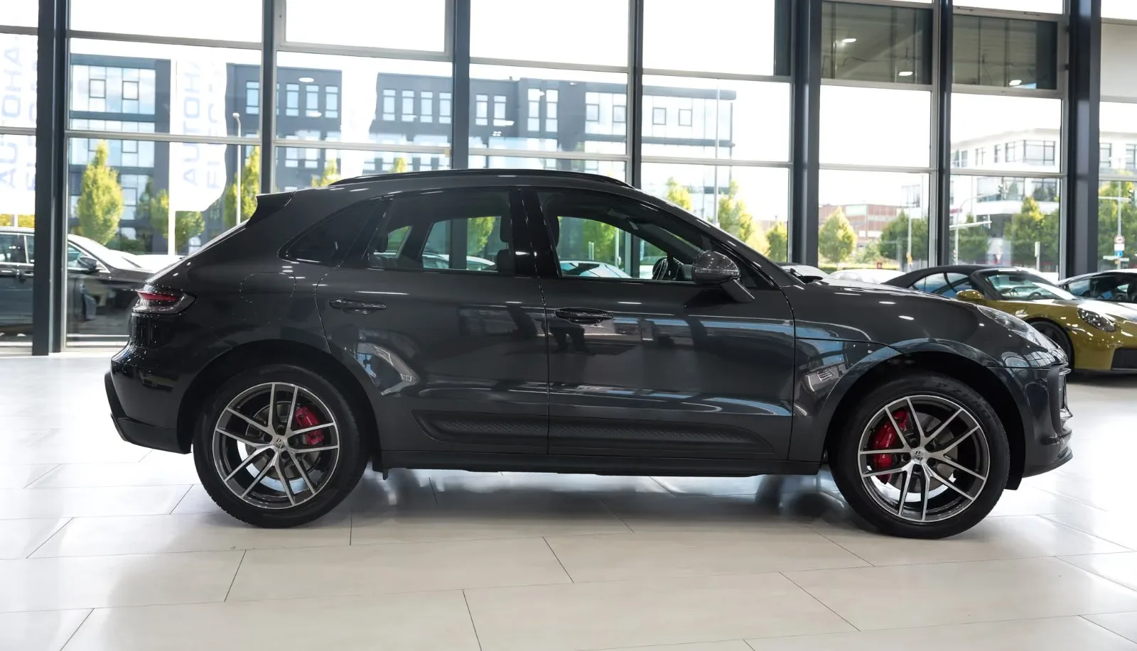 2021 Porsche Macan S, 6/23