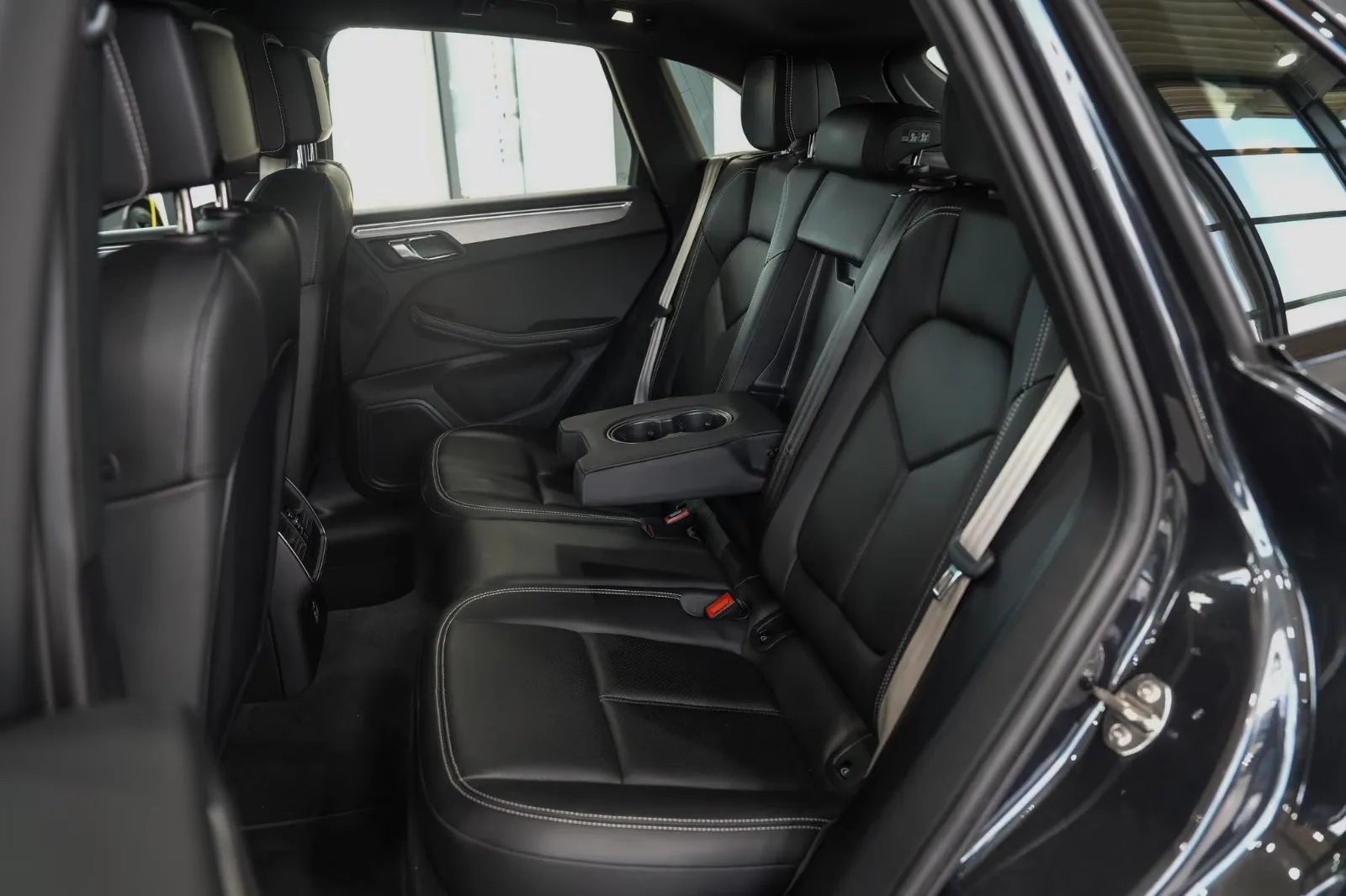 2021 Porsche Macan S, 13/23