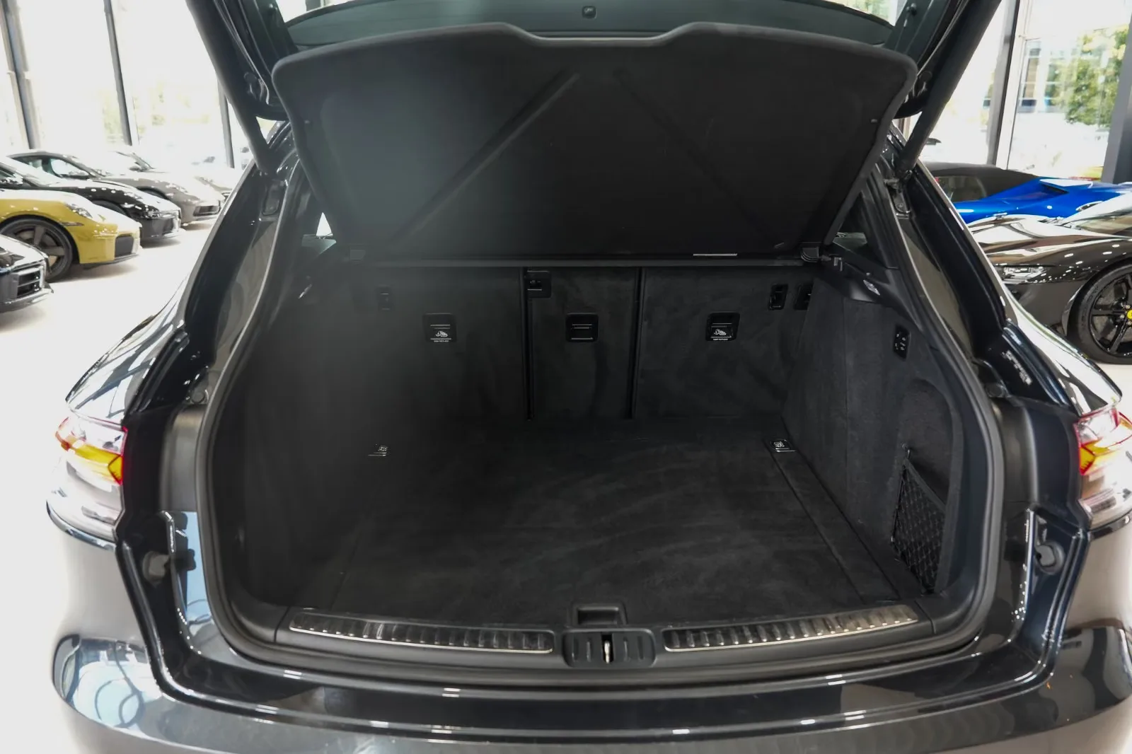 2021 Porsche Macan S, 22/23