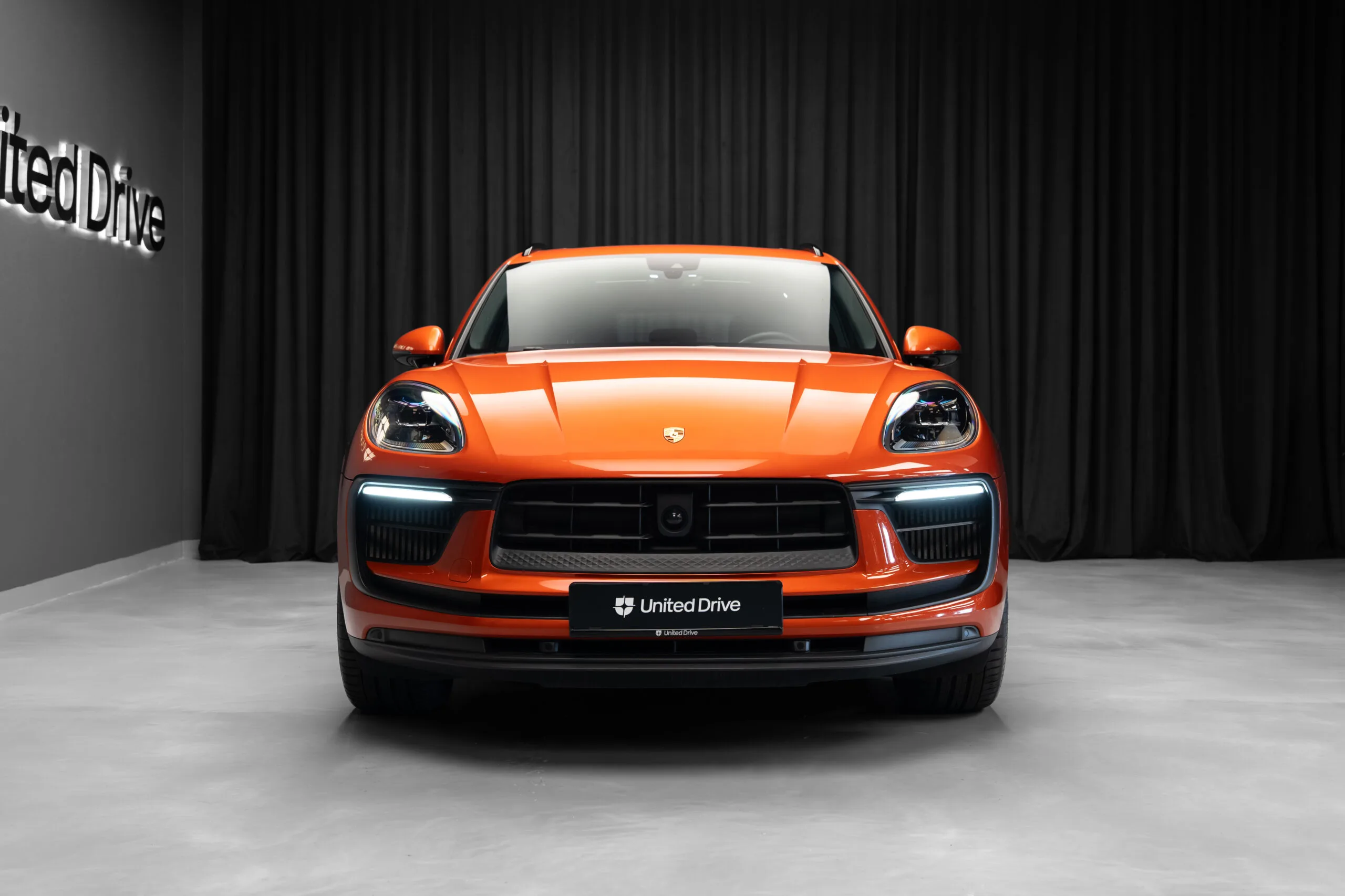 2021 Porsche Macan S, 2/30