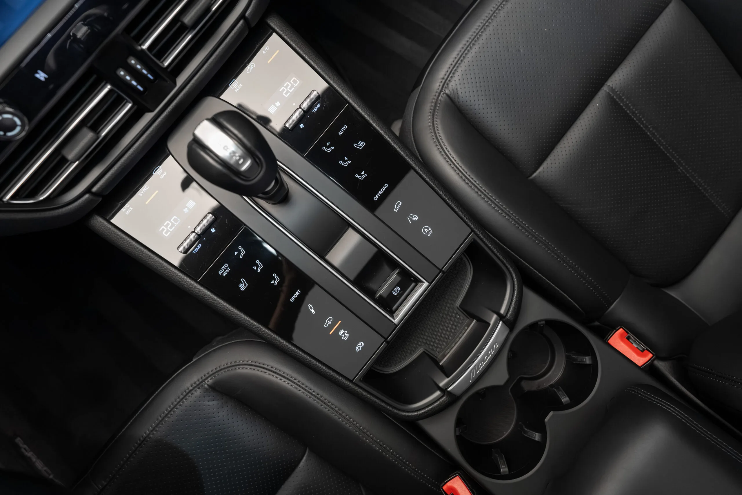 2021 Porsche Macan S, 18/30