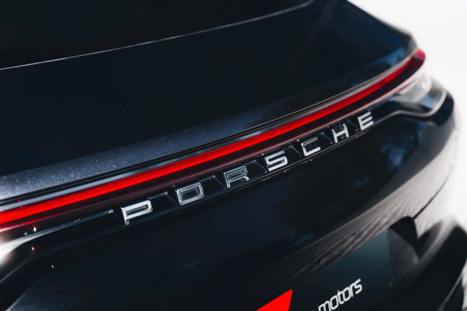 2021 Porsche Panamera 4 E-Hybrid, 8/25