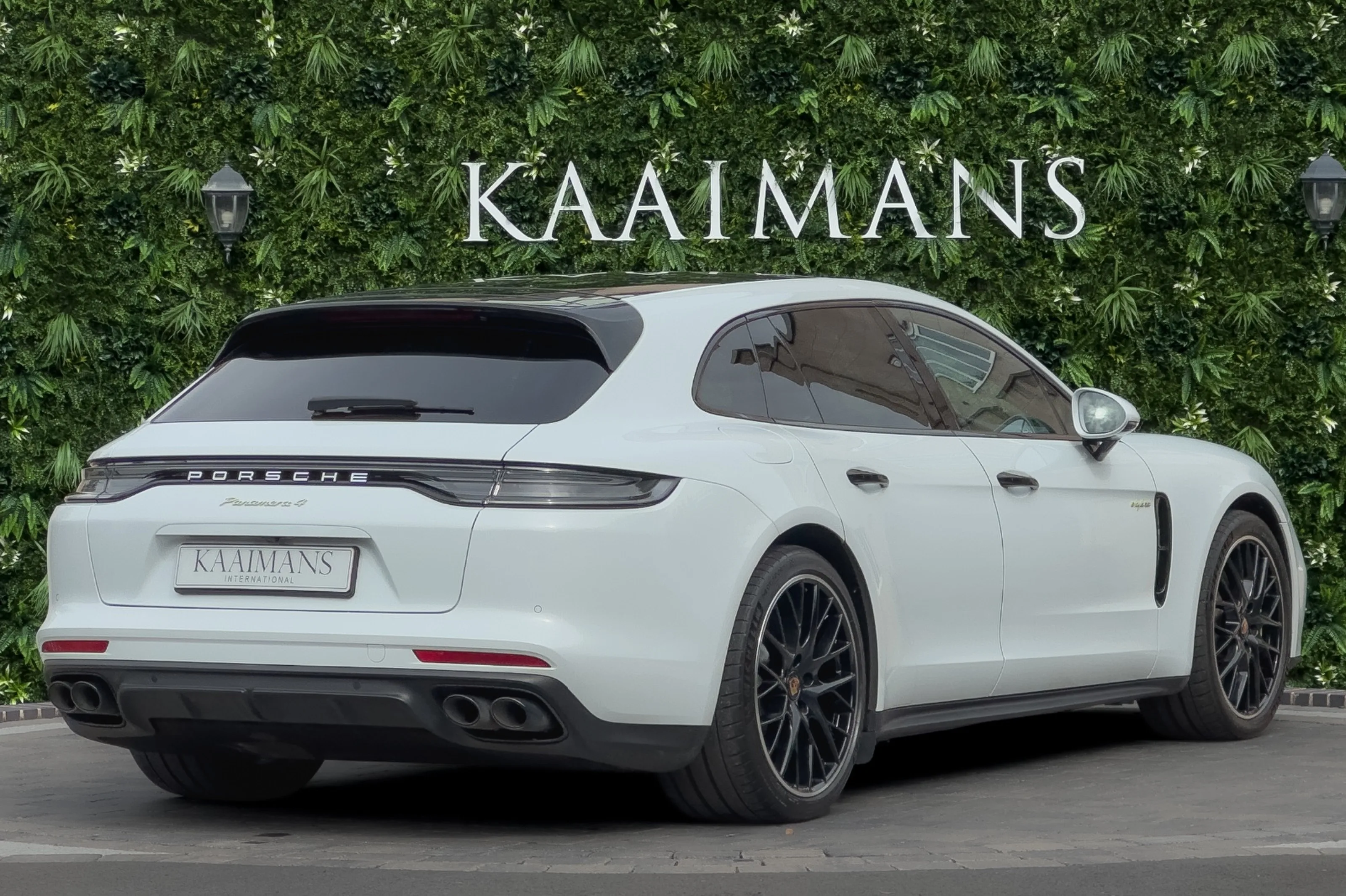 2021 Porsche Panamera 4 E-Hybrid Sport Turismo, 4/30