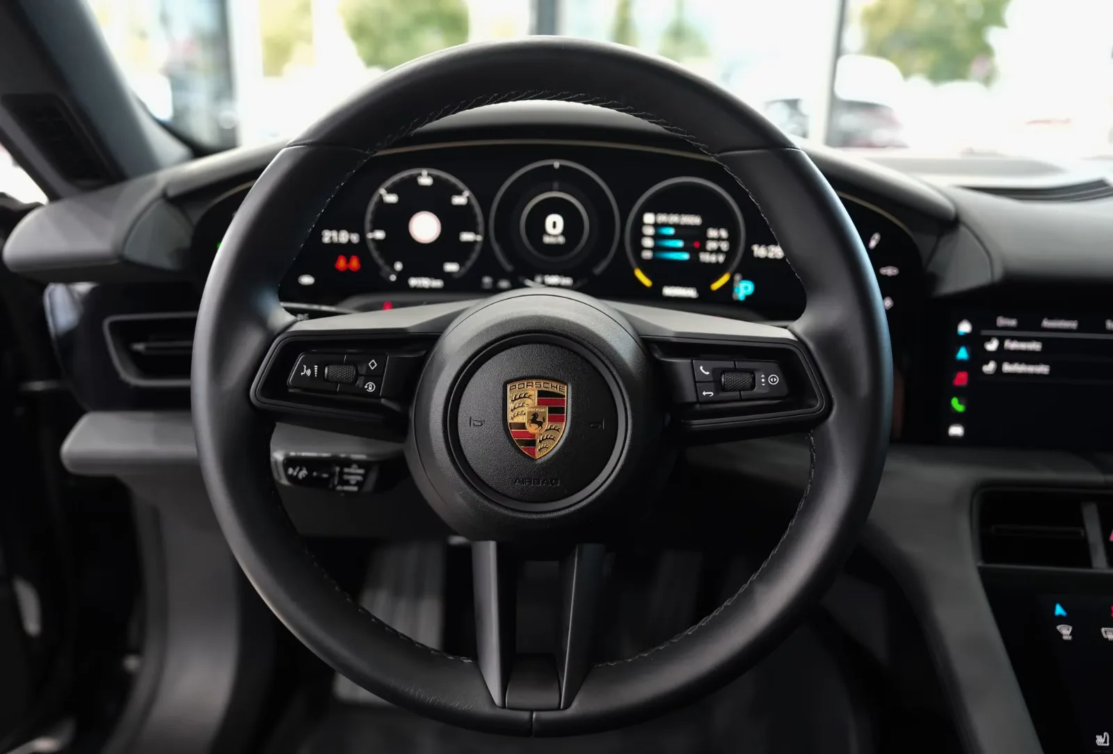 2021 Porsche Taycan 4S, 18/30