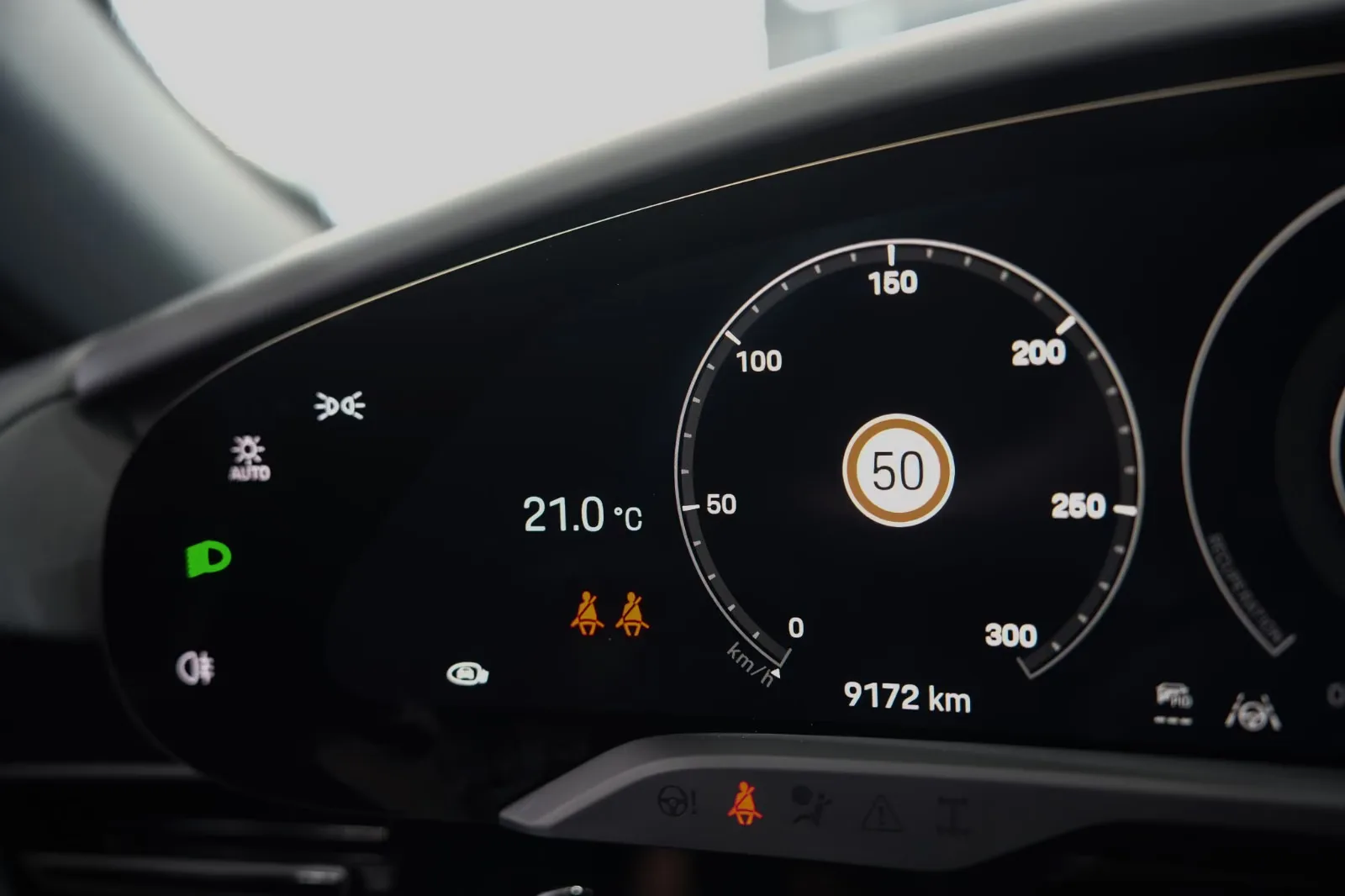 2021 Porsche Taycan 4S, 21/30