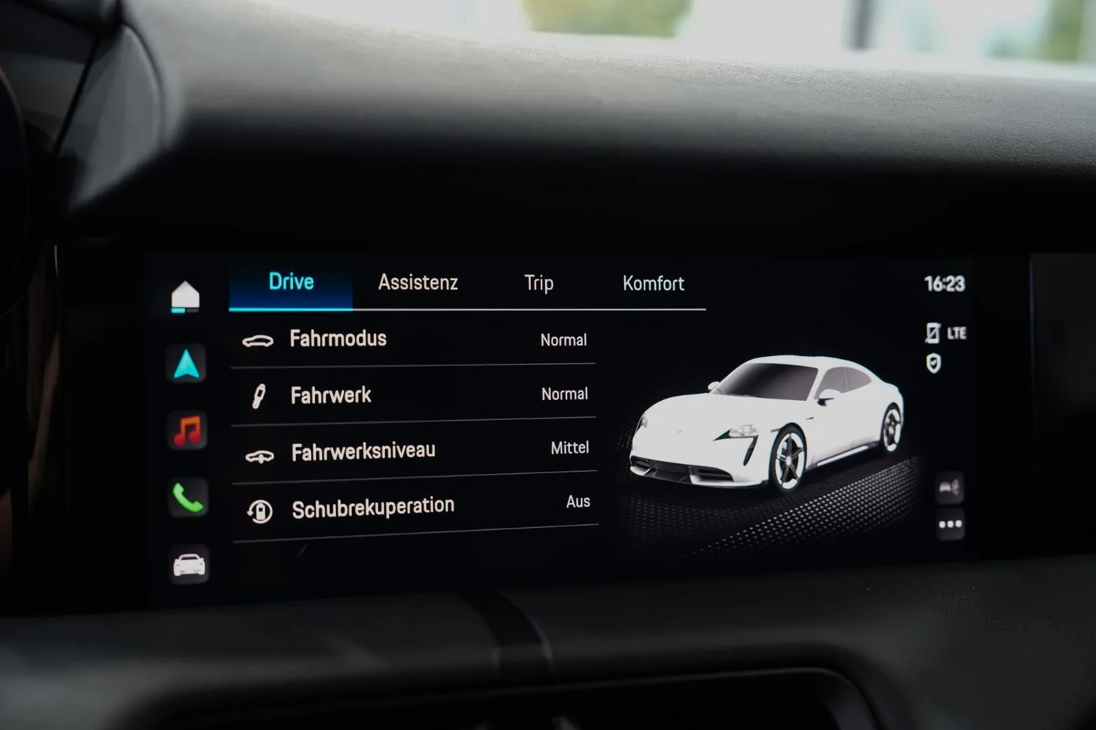 2021 Porsche Taycan 4S, 27/30