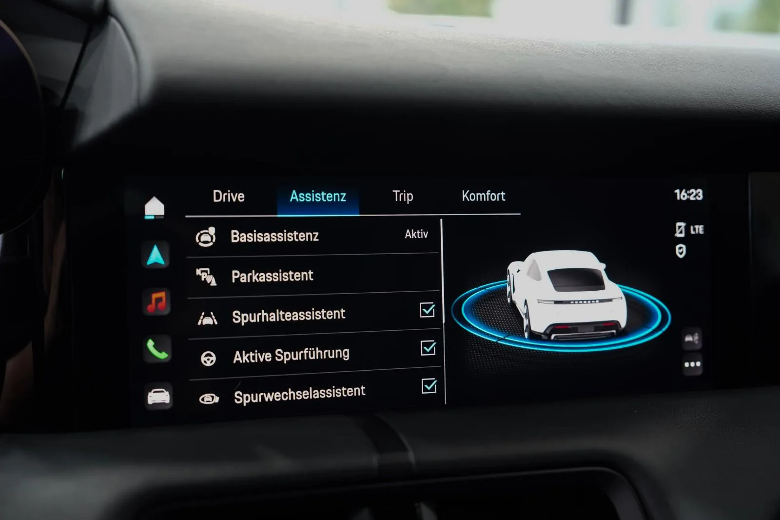 2021 Porsche Taycan 4S, 28/30