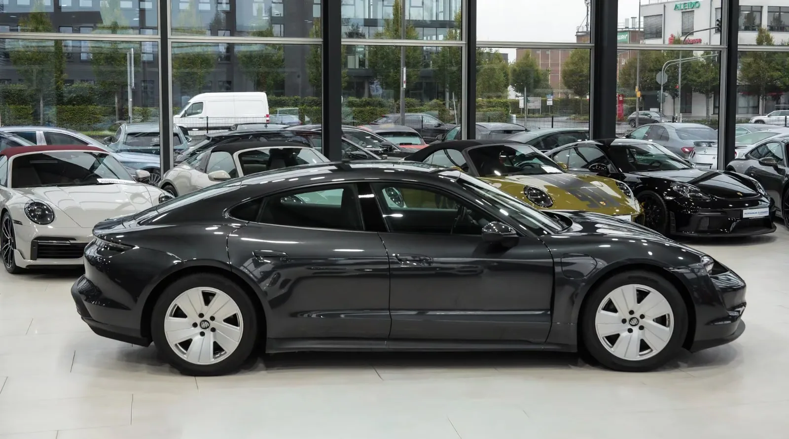 2021 Porsche Taycan, 6/23