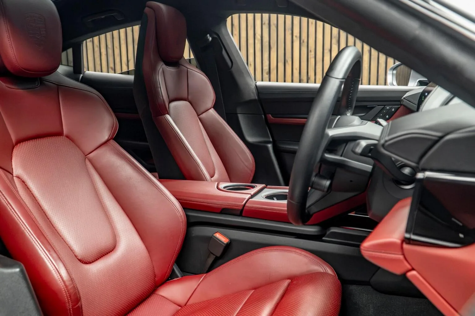 2021 Porsche Taycan Turbo, 2/30