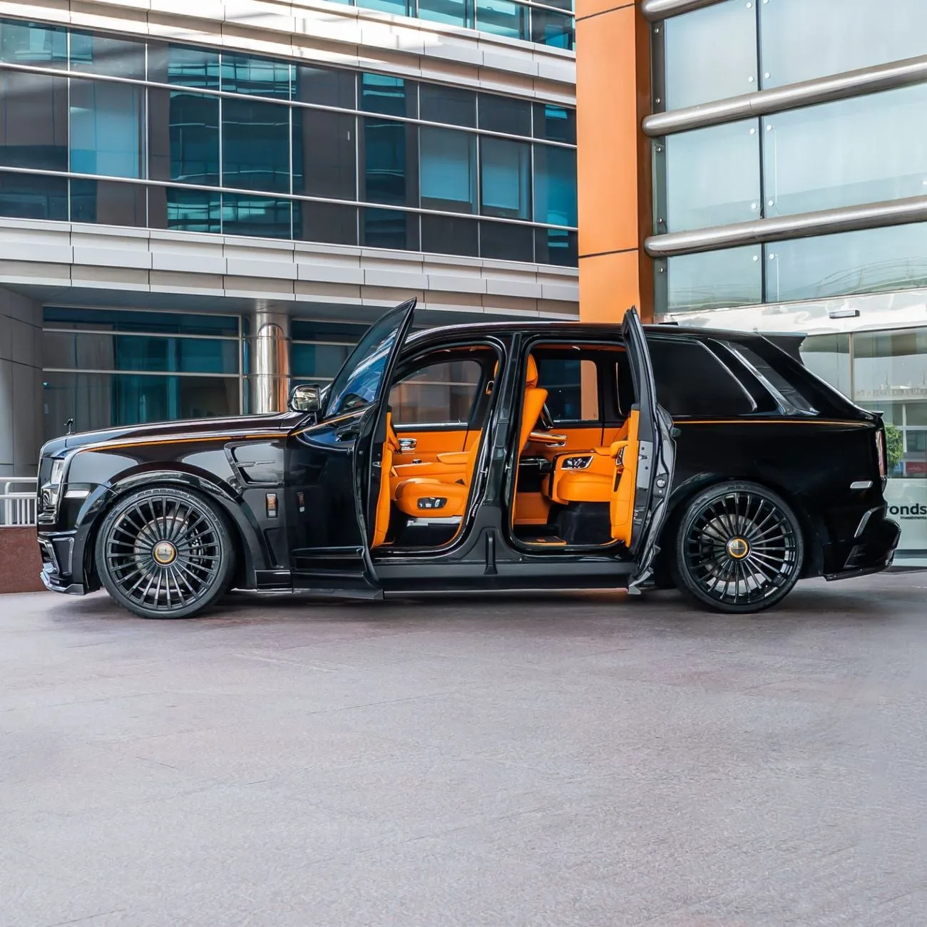 2021 Rolls-Royce Cullinan Black Badge, 9/23