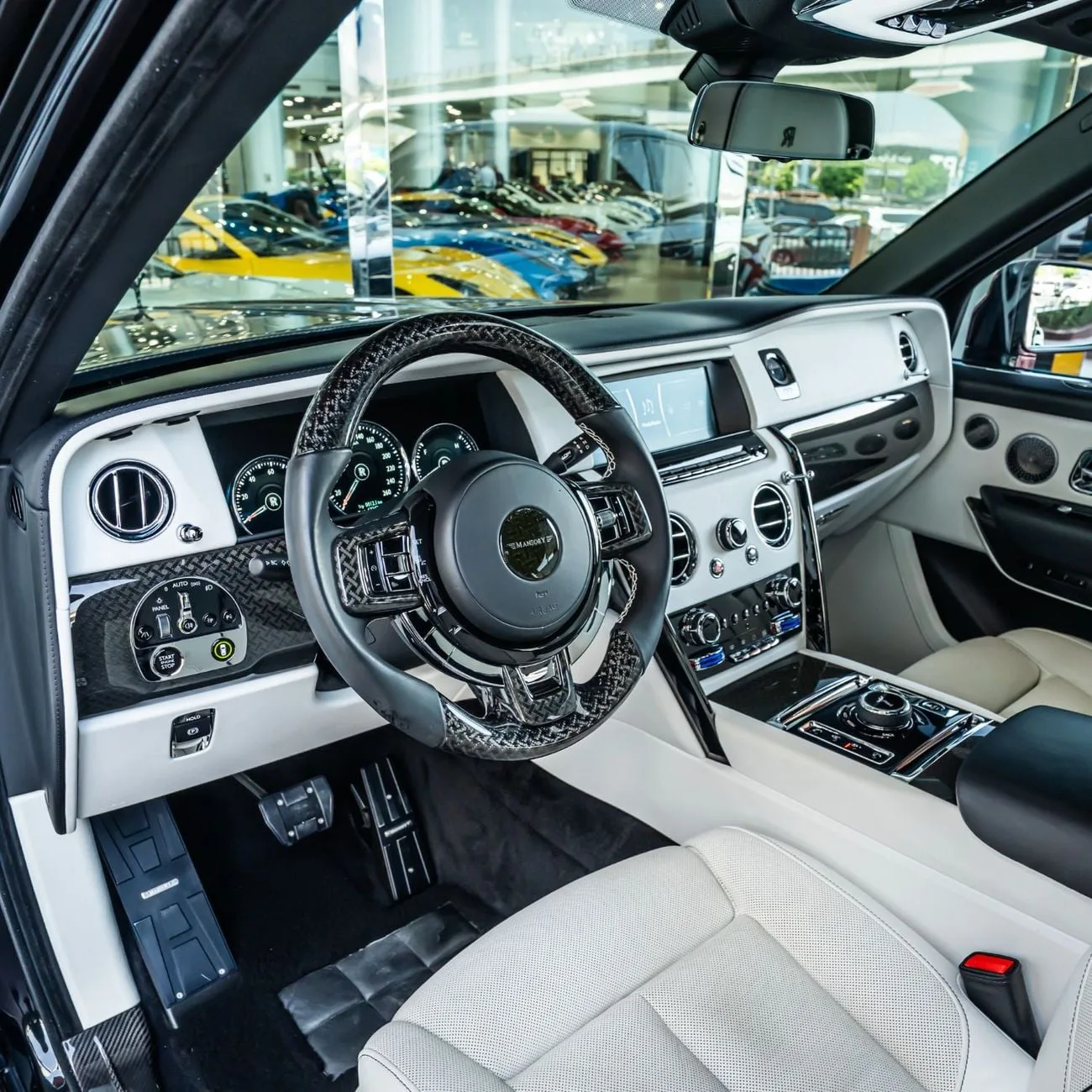 2021 Rolls-Royce Cullinan Black Badge, 8/23