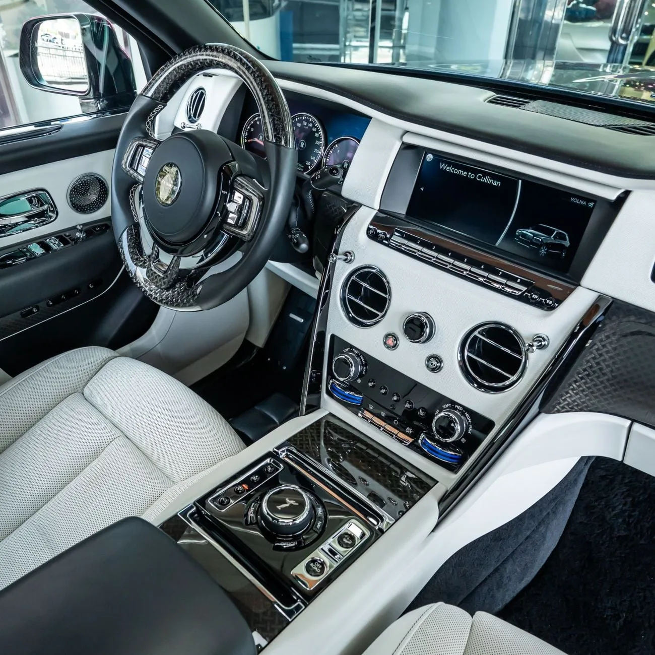 2021 Rolls-Royce Cullinan Black Badge, 12/23