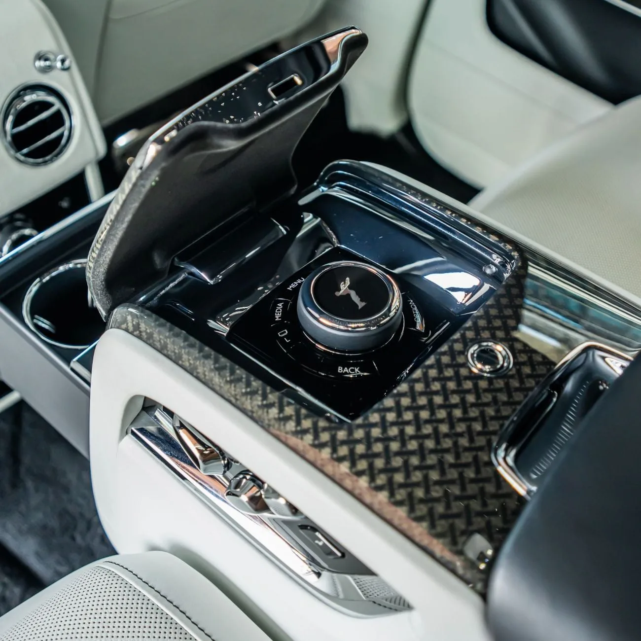 2021 Rolls-Royce Cullinan Black Badge, 19/23