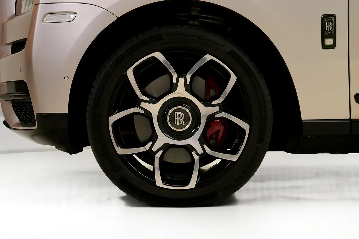 2021 Rolls-Royce Cullinan Black Badge, 10/15