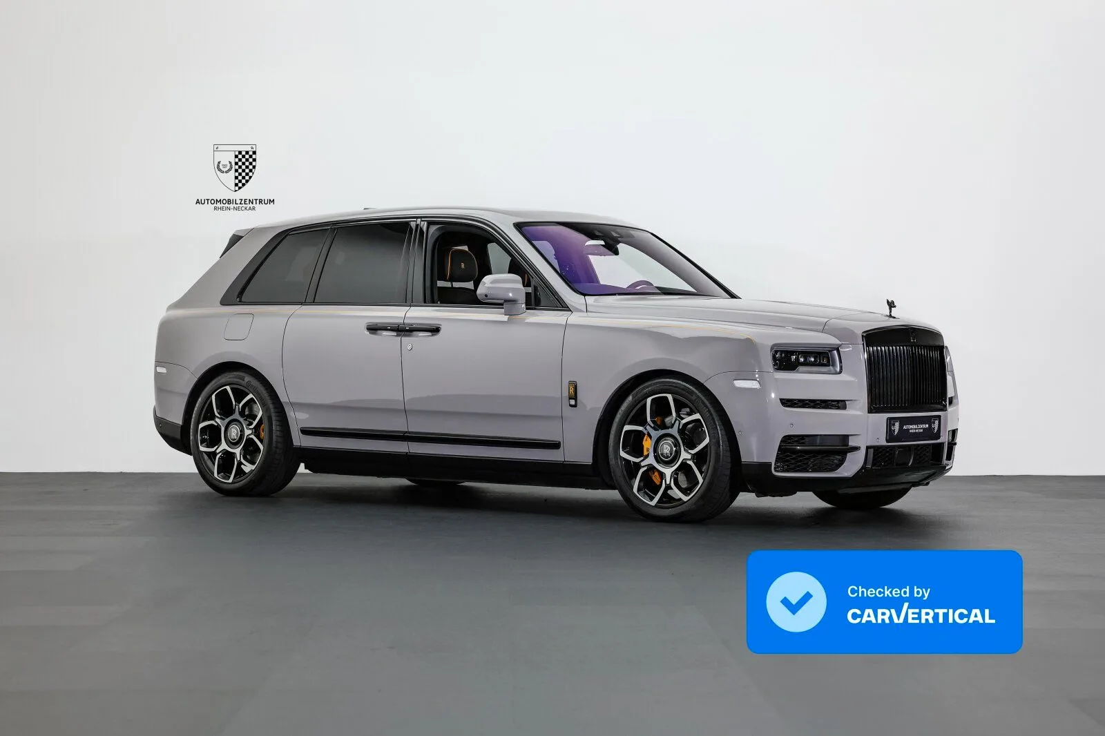 2021 Rolls-Royce Cullinan Black Badge angeboten von einem Supersportwagenhändler in Viernheim, Deutschland, Hauptfoto