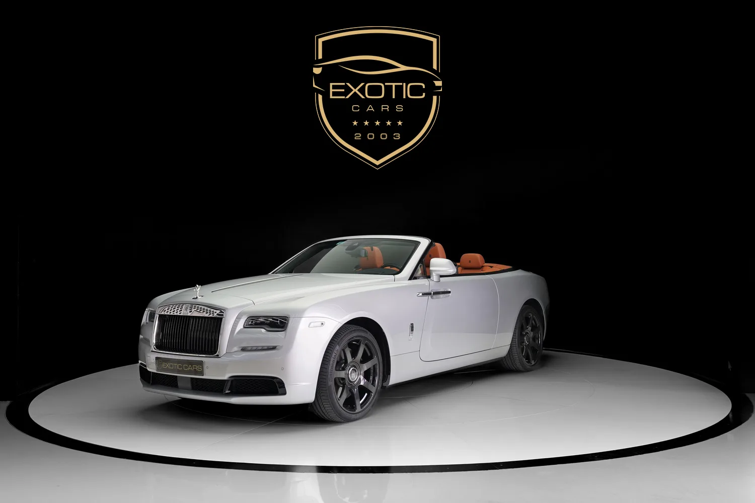 2021 Rolls-Royce Dawn Silver Bullet proposée par un concessionnaire spécialisé à Dubaï, Émirats arabes unis, photo principale