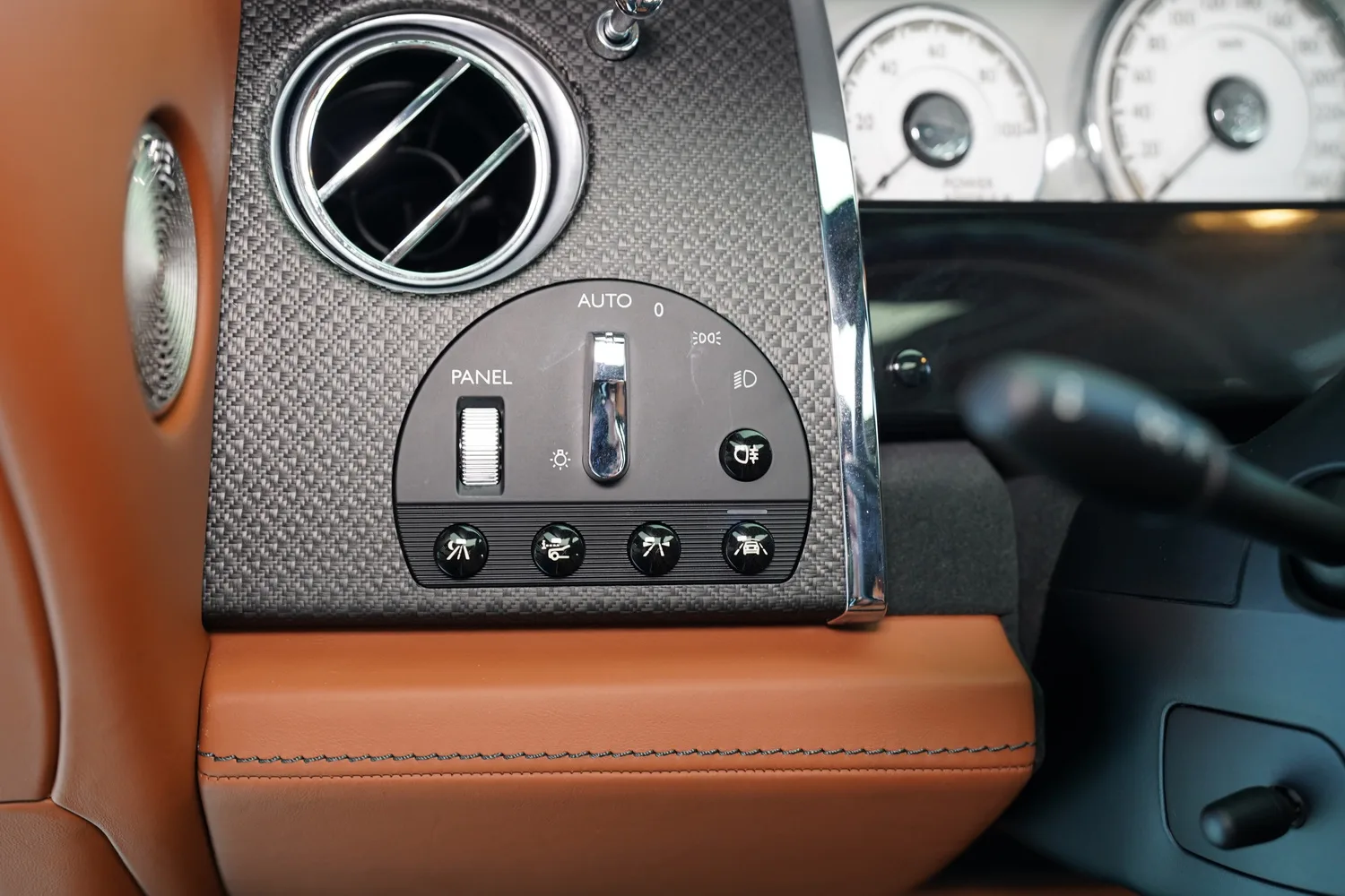 2021 Rolls-Royce Dawn Silver Bullet, 2/17