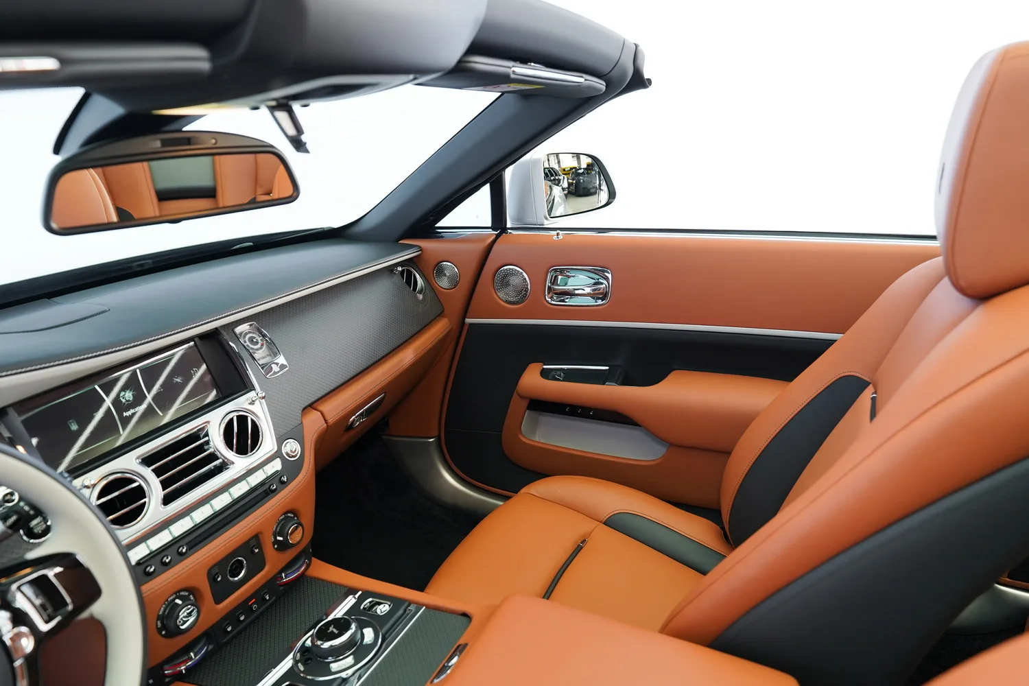 2021 Rolls-Royce Dawn Silver Bullet, 5/17
