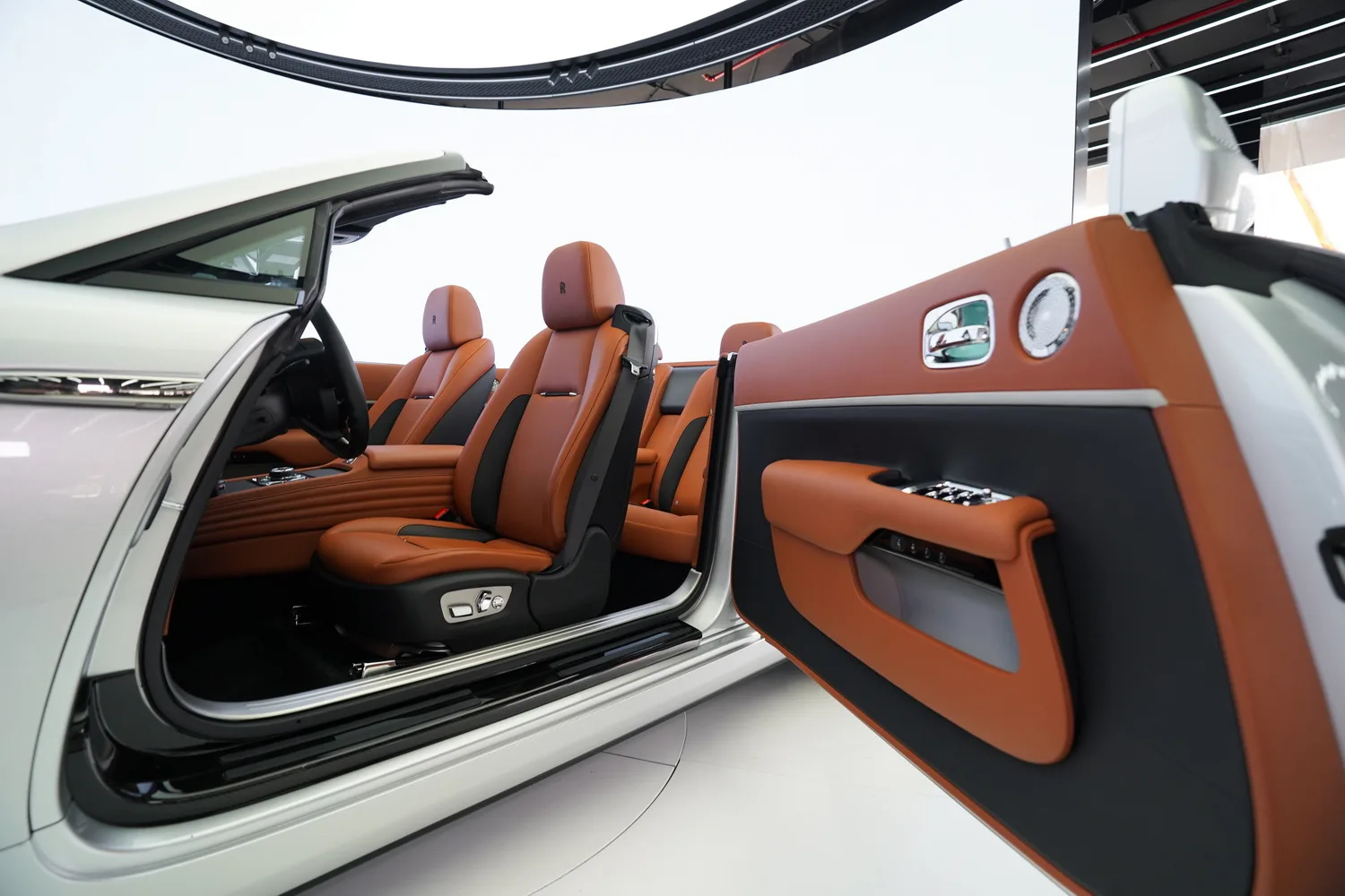 2021 Rolls-Royce Dawn Silver Bullet, 8/17