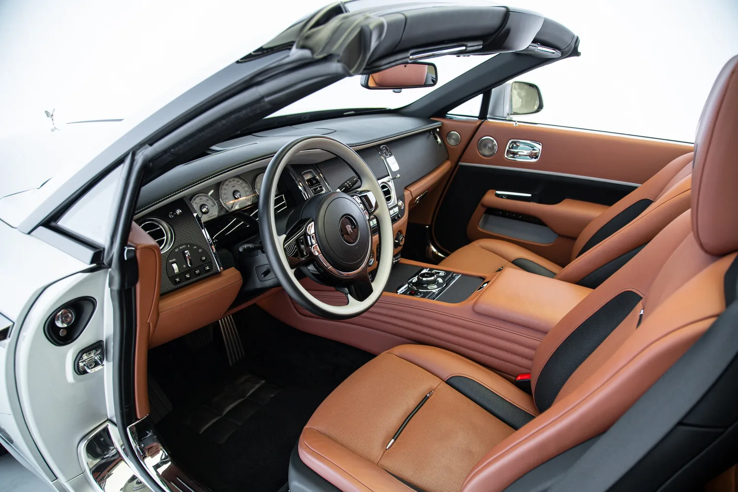 2021 Rolls-Royce Dawn Silver Bullet, 7/16