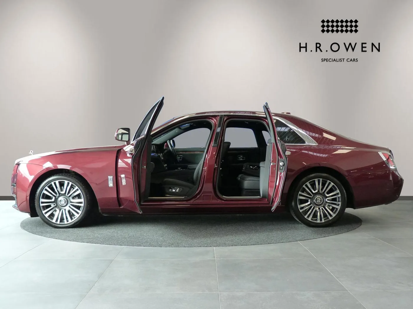 2021 Rolls-Royce Ghost offered by a franchised dealer group in Cheltenham, United Kingdom, photo 8 of 25