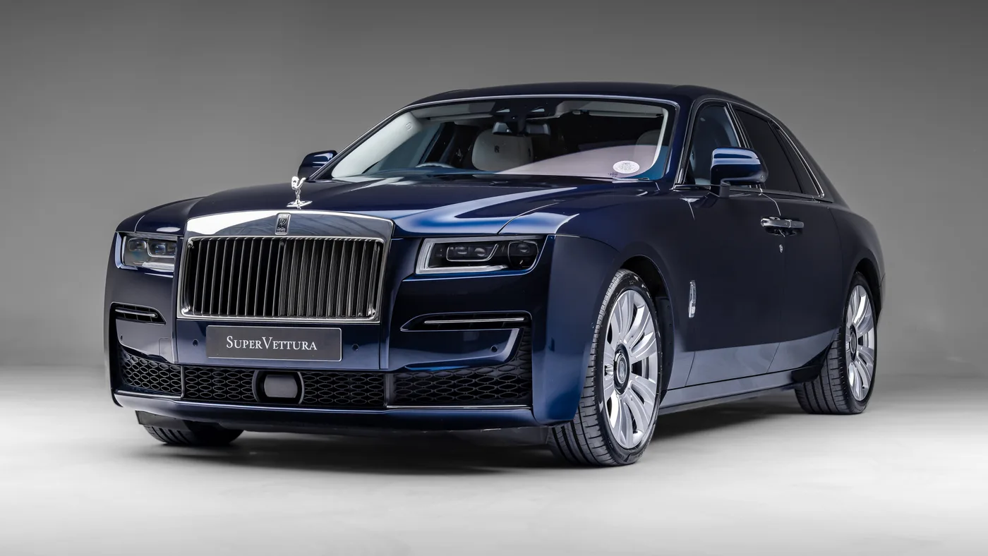 2021 Rolls-Royce Ghost offered by a specialist dealer in Sunningdale, United Kingdom, photo 2 of 10