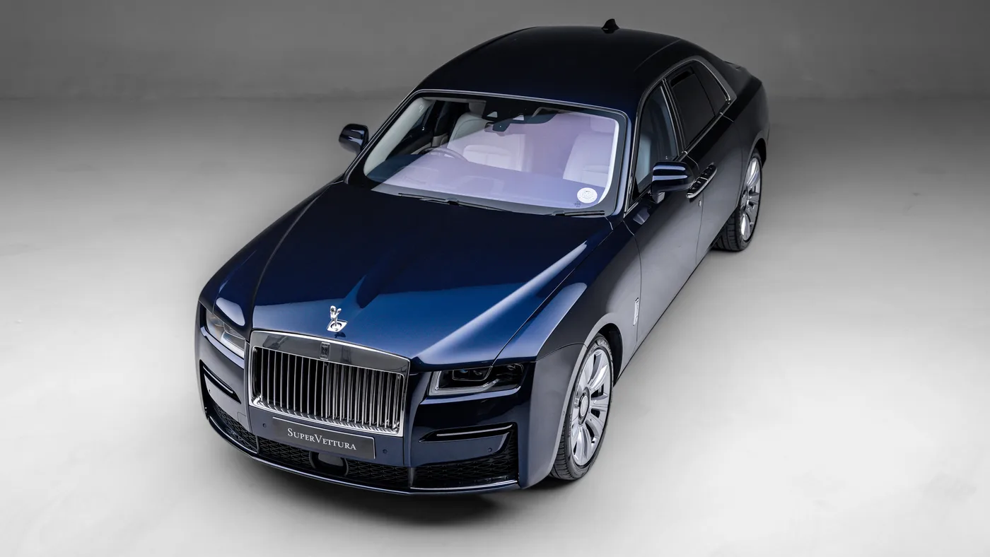 2021 Rolls-Royce Ghost offered by a specialist dealer in Sunningdale, United Kingdom, photo 3 of 10