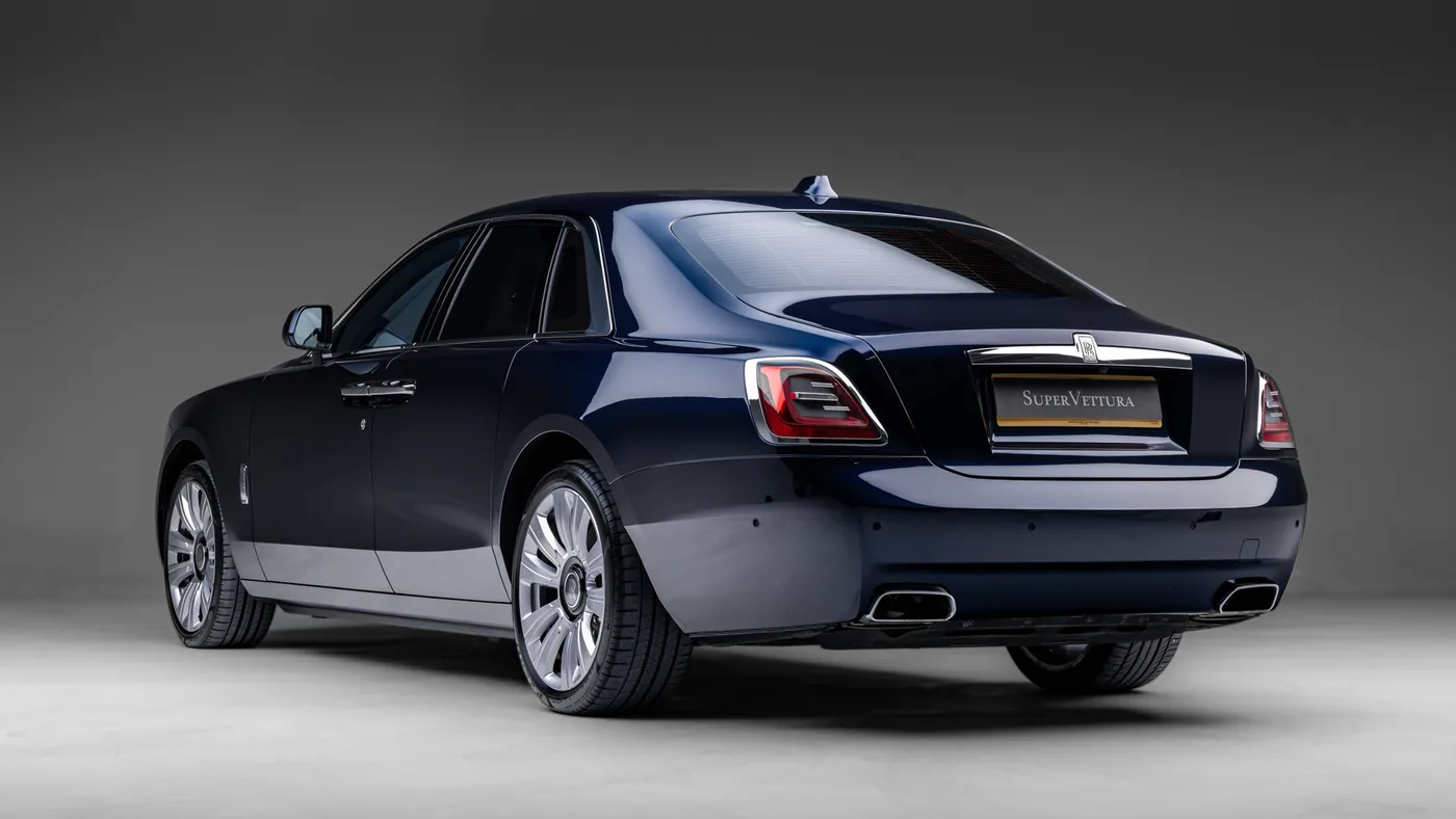 2021 Rolls-Royce Ghost offered by a specialist dealer in Sunningdale, United Kingdom, photo 4 of 10