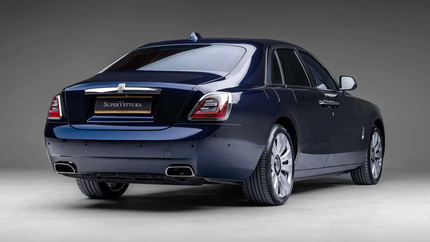 2021 Rolls-Royce Ghost offered by a specialist dealer in Sunningdale, United Kingdom, photo 5 of 10
