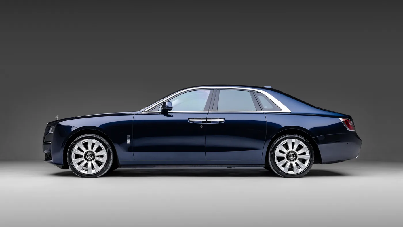 2021 Rolls-Royce Ghost offered by a specialist dealer in Sunningdale, United Kingdom, photo 9 of 10